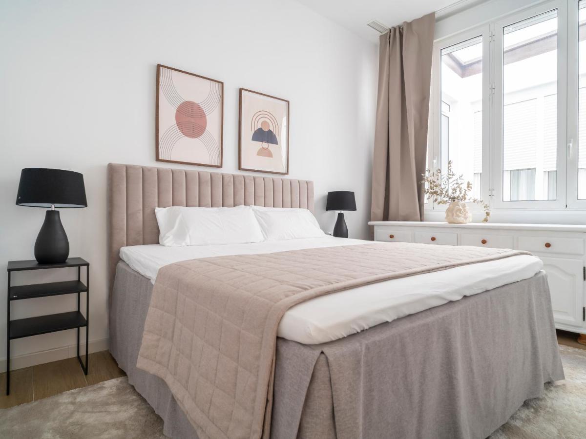 Sanders Lavender - Delightful Two-Bedroom Apartment Downtown Málaga Kültér fotó