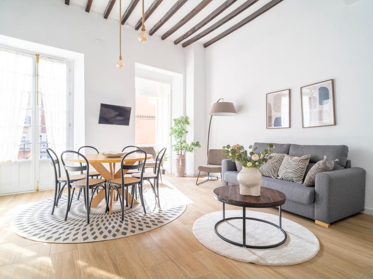 Sanders Lavender - Delightful Two-Bedroom Apartment Downtown Málaga Kültér fotó